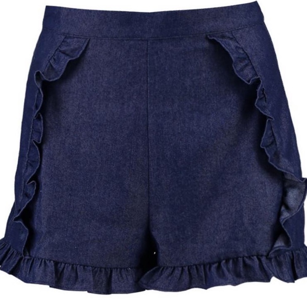 Boohoo Raine Ruffle Shorts - Picture 3 of 3